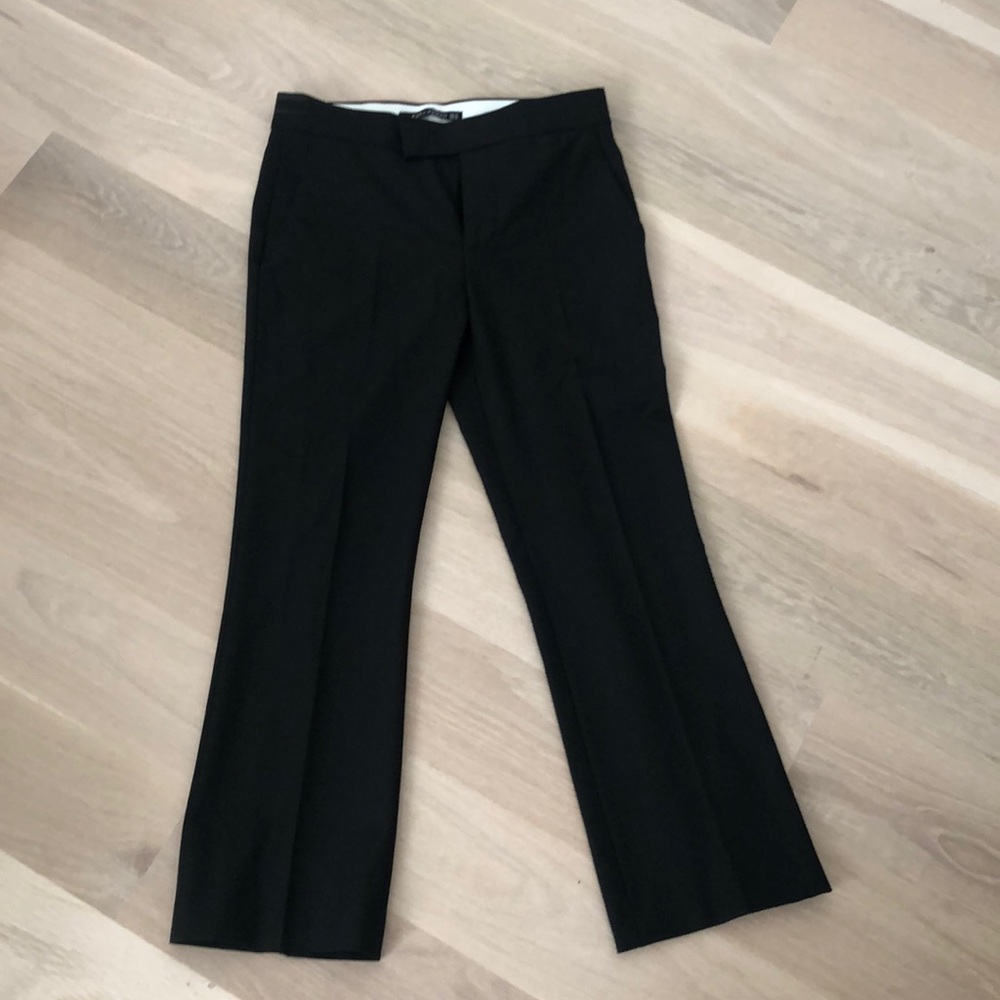 Zara Women Cropped slightly flare pants, size XS.New!
